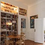 Spacious Nest With Terrace Near Batignolles