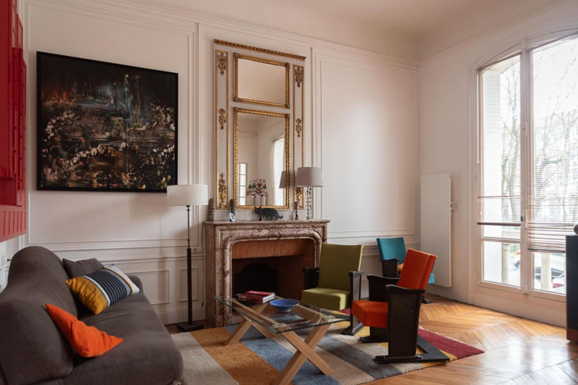 Spacious Nest With Terrace Near Batignolles * Parijs